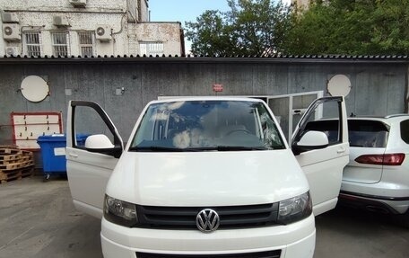 Volkswagen Transporter T5 рестайлинг, 2013 год, 1 765 000 рублей, 3 фотография