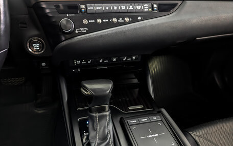 Lexus ES VII, 2019 год, 4 195 000 рублей, 27 фотография