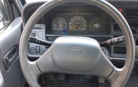Toyota HiAce H100, 2001 год, 585 500 рублей, 15 фотография