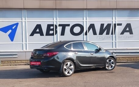 Opel Astra J, 2013 год, 833 000 рублей, 2 фотография