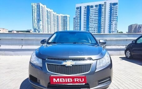 Chevrolet Cruze II, 2010 год, 730 000 рублей, 3 фотография