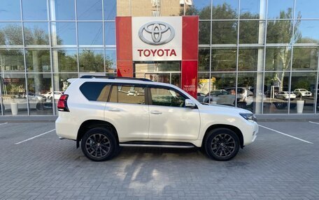 Toyota Land Cruiser Prado 150 рестайлинг 2, 2019 год, 6 500 000 рублей, 4 фотография