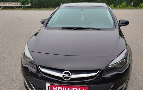 Opel Astra J, 2013 год, 981 000 рублей, 2 фотография