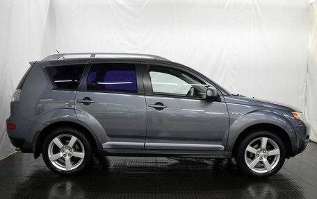 Mitsubishi Outlander III рестайлинг 3, 2008 год, 1 110 000 рублей, 4 фотография