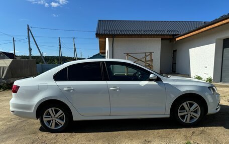 Volkswagen Jetta VI, 2017 год, 1 550 000 рублей, 3 фотография