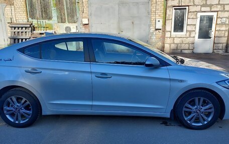 Hyundai Elantra VI рестайлинг, 2017 год, 1 550 000 рублей, 4 фотография