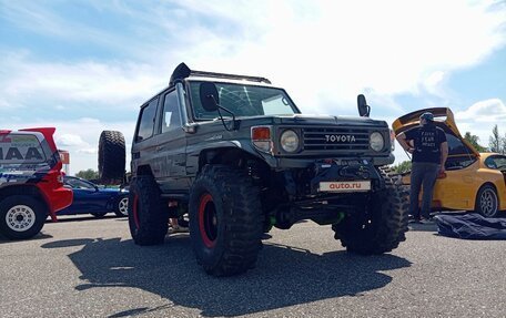 Toyota Land Cruiser 70, 1988 год, 3 300 000 рублей, 4 фотография