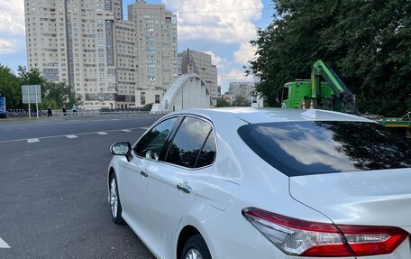 Toyota Camry, 2018 год, 2 580 000 рублей, 3 фотография