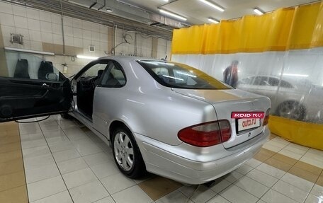 Mercedes-Benz CLK-Класс, 2000 год, 610 000 рублей, 21 фотография