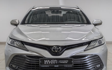 Toyota Camry, 2019 год, 3 060 000 рублей, 2 фотография