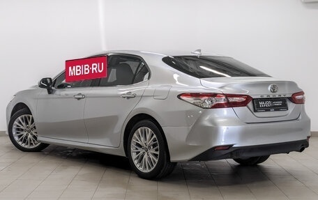 Toyota Camry, 2019 год, 3 060 000 рублей, 7 фотография