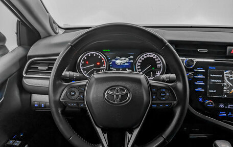 Toyota Camry, 2019 год, 3 060 000 рублей, 22 фотография