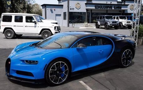 Bugatti Chiron, 2018 год, 297 550 016 рублей, 3 фотография