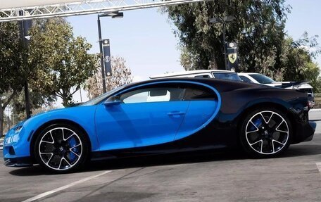 Bugatti Chiron, 2018 год, 297 550 016 рублей, 4 фотография