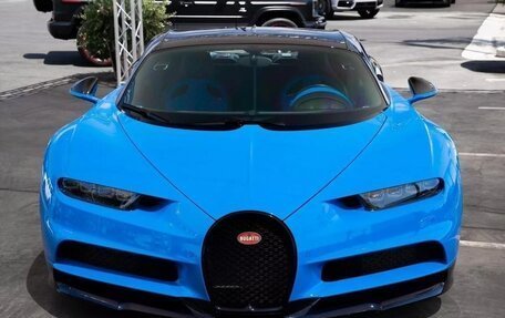 Bugatti Chiron, 2018 год, 297 550 016 рублей, 14 фотография