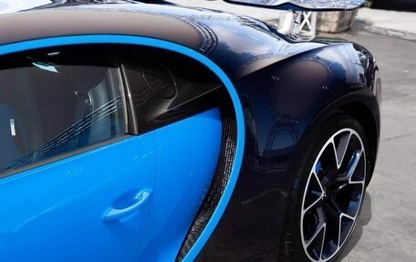 Bugatti Chiron, 2018 год, 297 550 016 рублей, 25 фотография