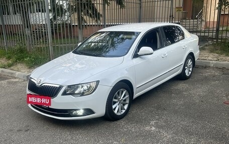 Skoda Superb III рестайлинг, 2013 год, 1 050 000 рублей, 13 фотография