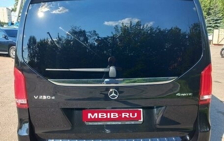 Mercedes-Benz V-Класс, 2019 год, 5 750 000 рублей, 3 фотография