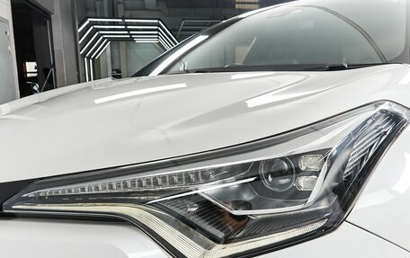 Toyota C-HR I рестайлинг, 2017 год, 2 219 000 рублей, 24 фотография
