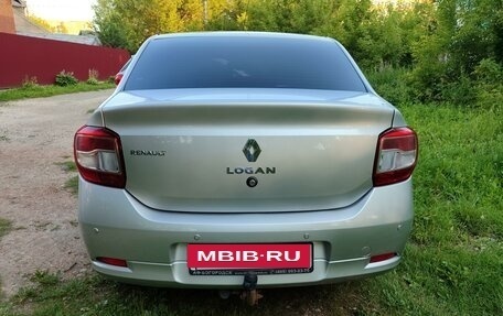 Renault Logan II, 2015 год, 900 000 рублей, 4 фотография