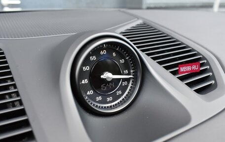Porsche Cayenne III, 2024 год, 19 450 000 рублей, 16 фотография