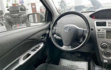 Toyota Yaris III рестайлинг, 2009 год, 899 000 рублей, 18 фотография