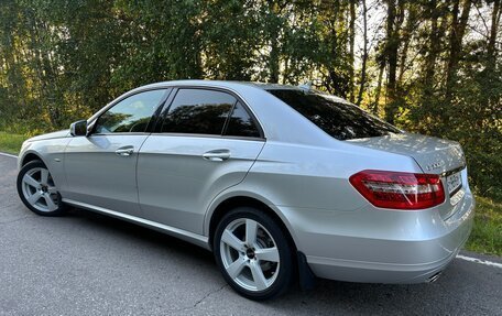 Mercedes-Benz E-Класс, 2011 год, 2 400 000 рублей, 2 фотография