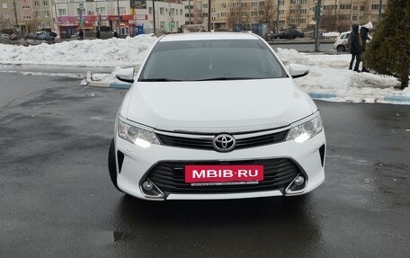 Toyota Camry, 2015 год, 2 200 000 рублей, 4 фотография