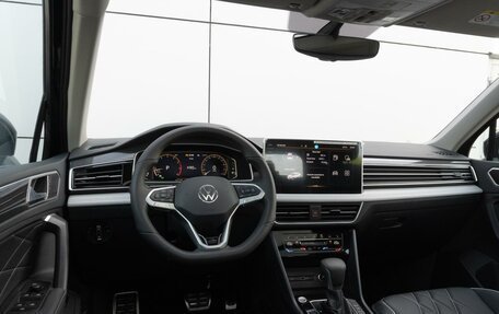 Volkswagen Tiguan II, 2023 год, 5 145 000 рублей, 6 фотография