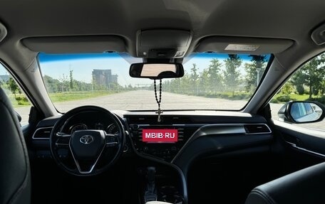 Toyota Camry, 2020 год, 3 300 000 рублей, 10 фотография