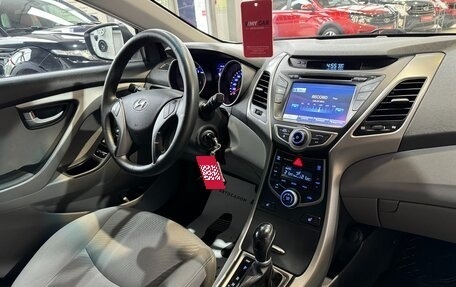 Hyundai Elantra V, 2015 год, 1 299 000 рублей, 13 фотография