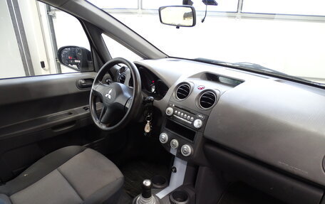 Mitsubishi Colt VI рестайлинг, 2006 год, 425 000 рублей, 2 фотография