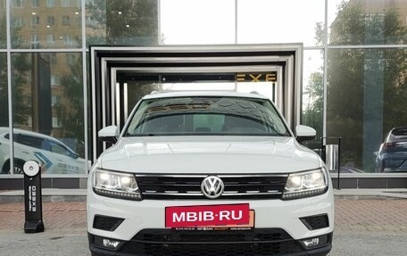 Volkswagen Tiguan II, 2018 год, 2 779 000 рублей, 2 фотография