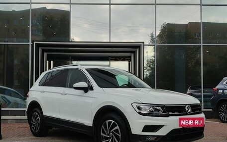 Volkswagen Tiguan II, 2018 год, 2 779 000 рублей, 3 фотография