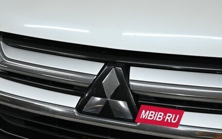 Mitsubishi Outlander III рестайлинг 3, 2015 год, 2 035 000 рублей, 13 фотография