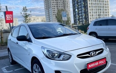 Hyundai Solaris II рестайлинг, 2013 год, 1 000 000 рублей, 1 фотография