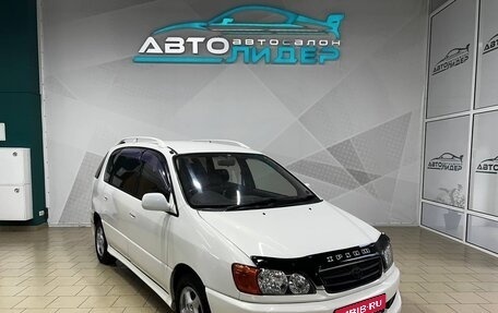 Toyota Ipsum II, 1998 год, 689 000 рублей, 1 фотография