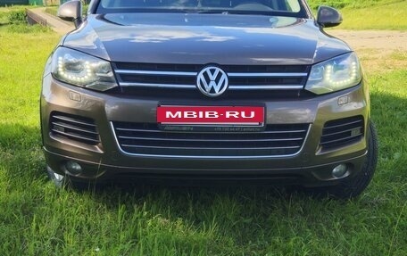 Volkswagen Touareg III, 2012 год, 1 870 000 рублей, 3 фотография