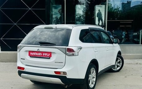 Mitsubishi Outlander III рестайлинг 3, 2014 год, 1 750 000 рублей, 5 фотография