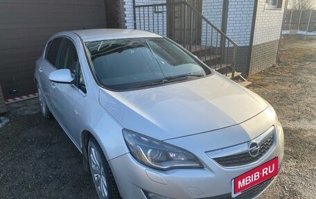 Opel Astra J, 2010 год, 750 000 рублей, 1 фотография