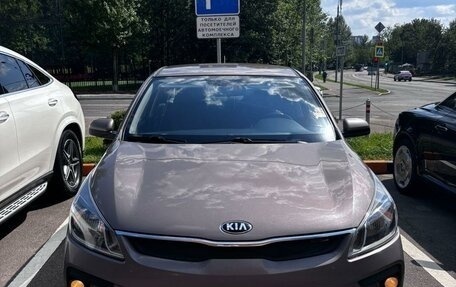 KIA Rio IV, 2018 год, 1 250 000 рублей, 2 фотография