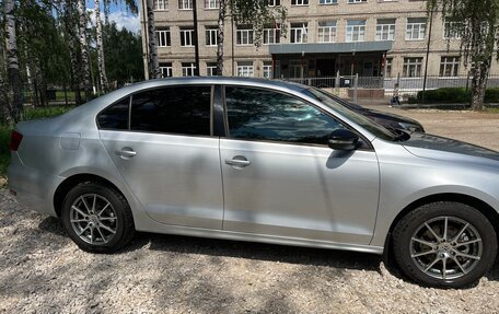 Volkswagen Jetta VI, 2014 год, 1 410 000 рублей, 4 фотография