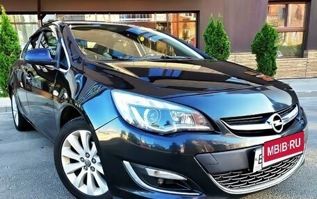 Opel Astra J, 2013 год, 1 190 000 рублей, 2 фотография