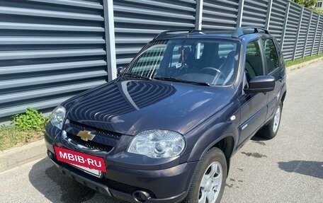 Chevrolet Niva I рестайлинг, 2012 год, 830 000 рублей, 2 фотография