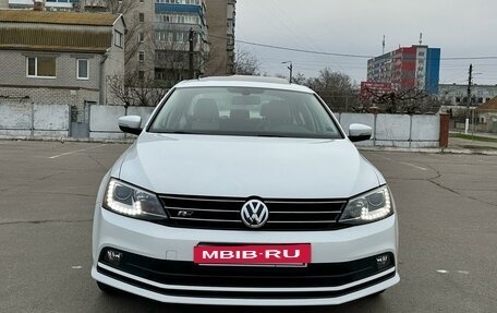 Volkswagen Jetta VI, 2016 год, 1 830 000 рублей, 2 фотография