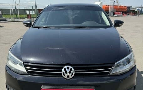 Volkswagen Jetta VI, 2011 год, 1 070 000 рублей, 2 фотография