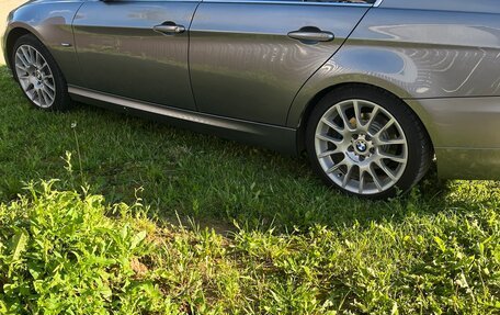 BMW 3 серия, 2011 год, 1 550 000 рублей, 3 фотография