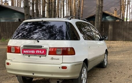 Toyota Ipsum II, 1997 год, 517 000 рублей, 2 фотография