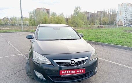 Opel Astra J, 2010 год, 820 000 рублей, 4 фотография