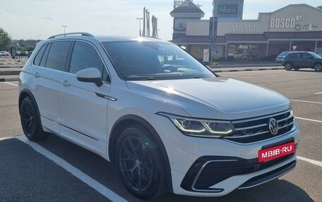 Volkswagen Tiguan II, 2021 год, 3 499 000 рублей, 2 фотография